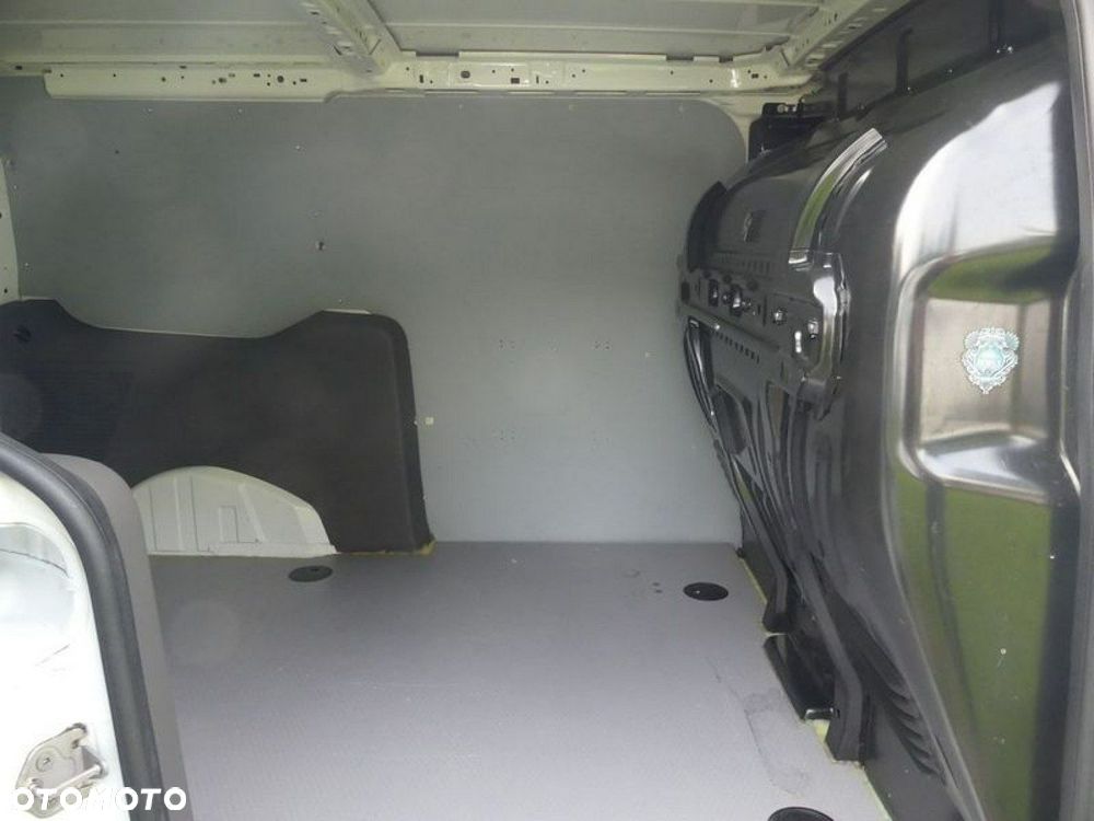 Ford Transit Connect - 11
