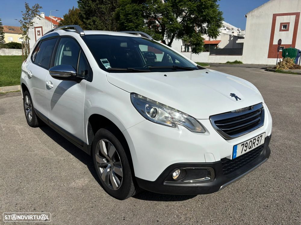 Peugeot 2008 1.2 PureTech Allure - 3