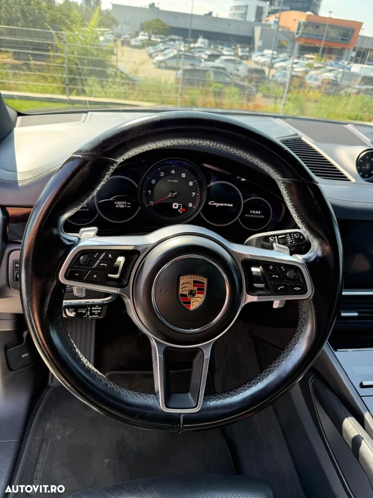 Porsche Cayenne Standard - 9