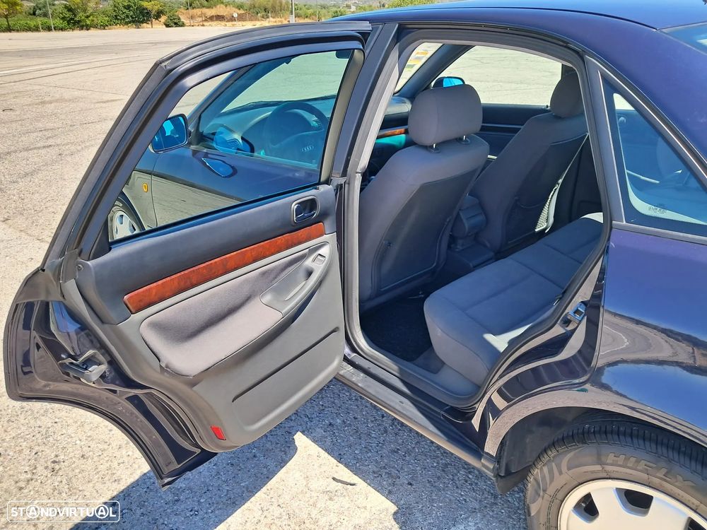 Audi A4 1.6 Plus - 14