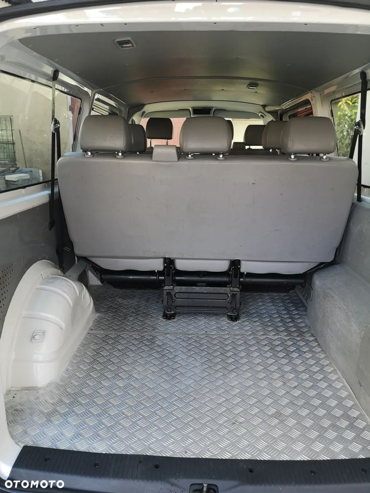 Volkswagen Transporter T5 TDI L2H1 - 10