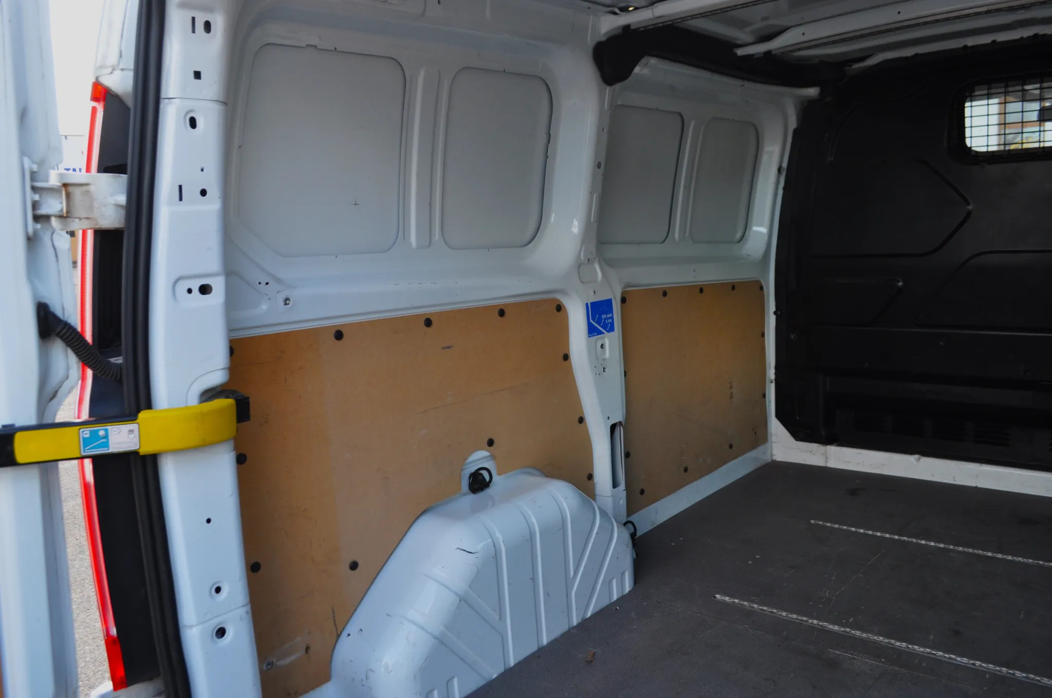 Ford TRANSIT CUSTOM - 11