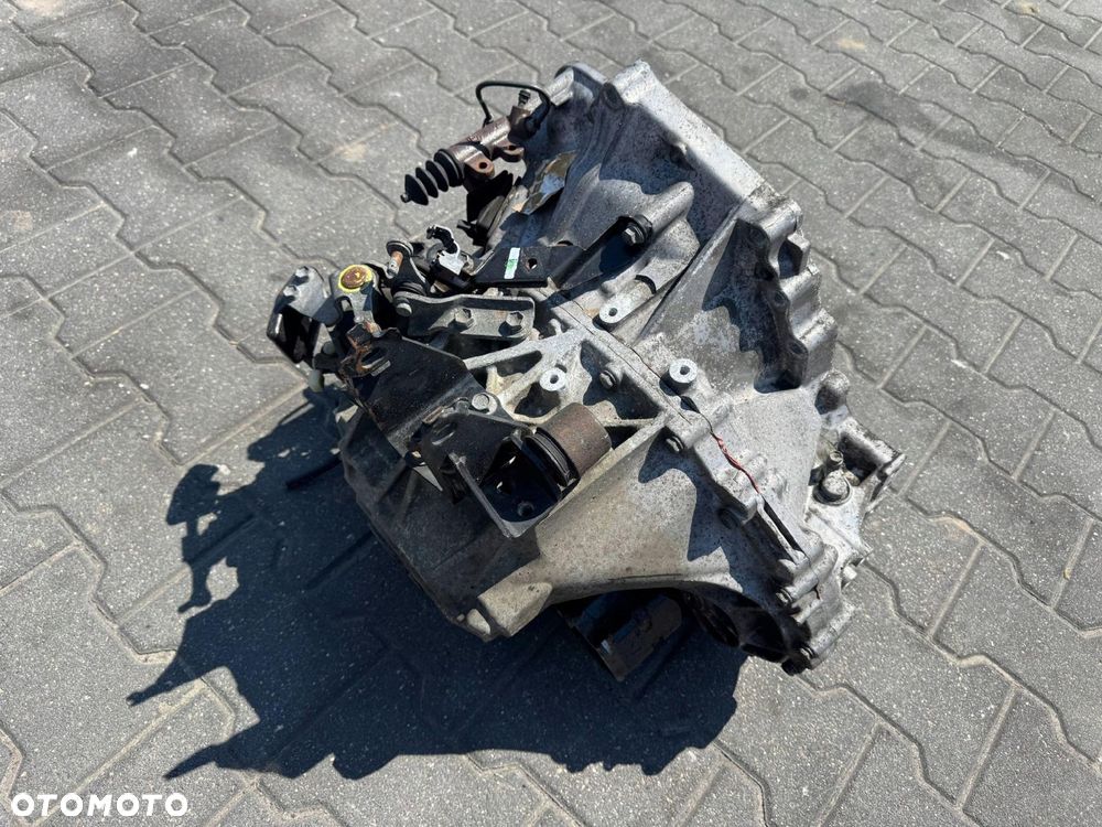 SKRZYNIA BIEGÓW 2.0 D4D TOYOTA AVENSIS T27 2011 - 2