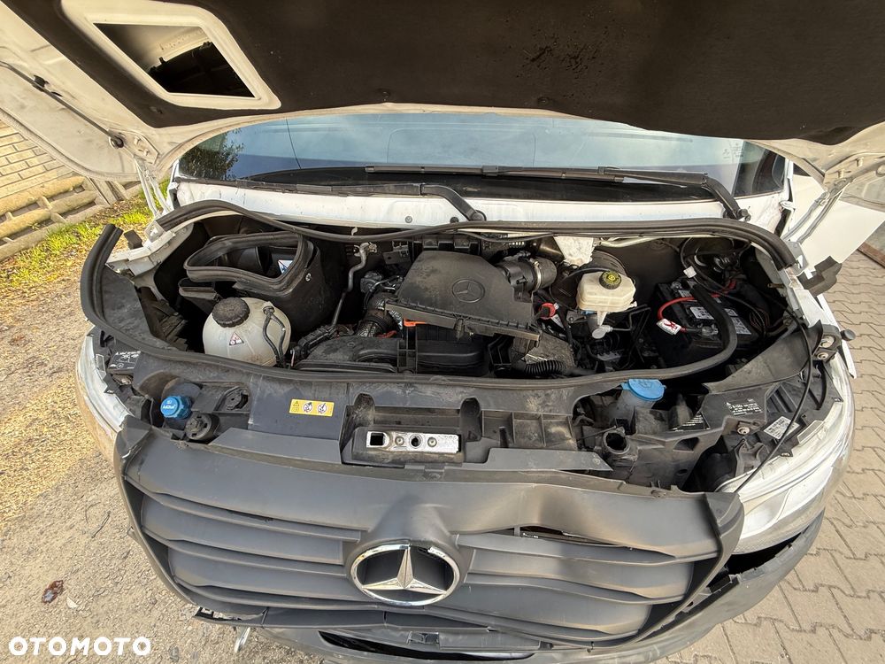Mercedes-Benz Sprinter - 20