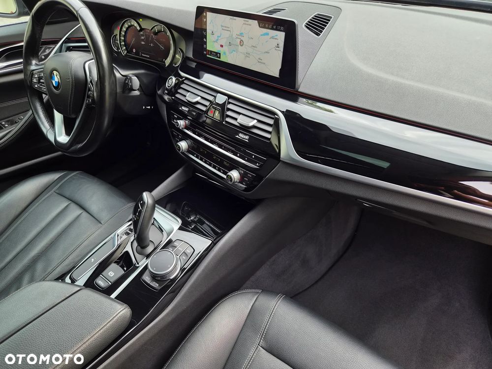 BMW Seria 5 530i Luxury Line - 14