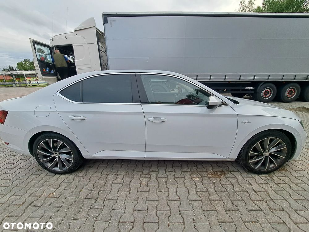 Skoda Superb 2.0 TDI 4x4 L&K DSG - 6