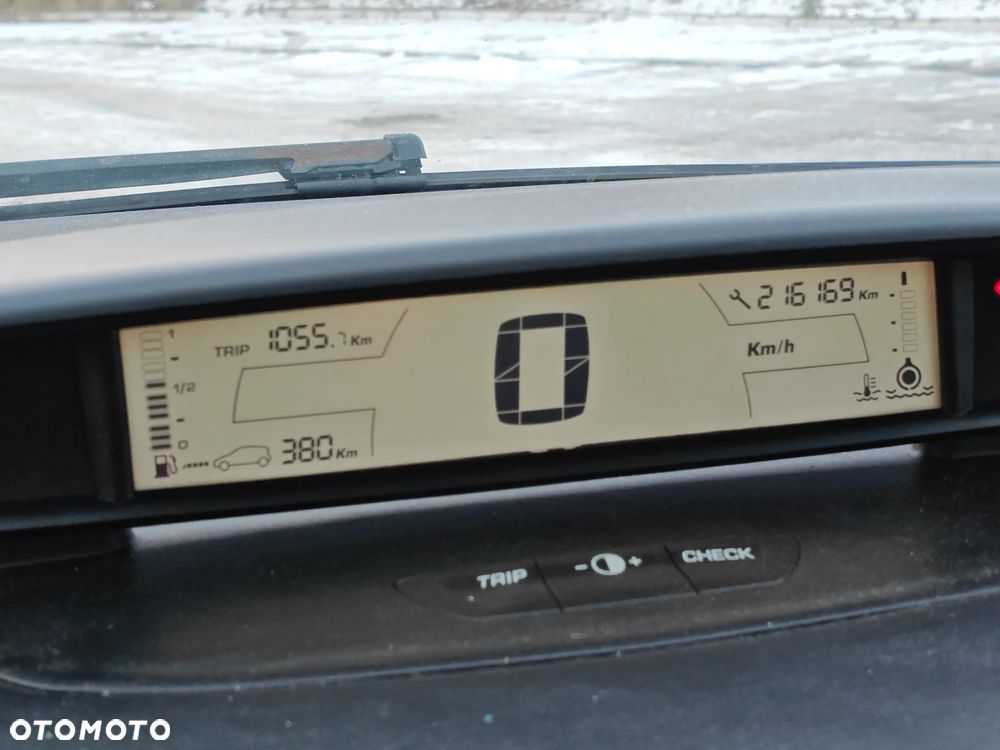 Citroën C4 1.4 16V Impress - 21