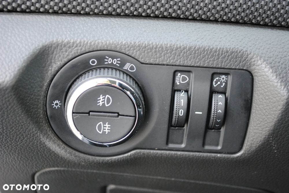 Chevrolet Cruze 1.8 LT - 13