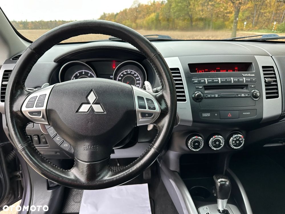 Mitsubishi Outlander 2.0 Intense + 2WD EU5 CVT - 25