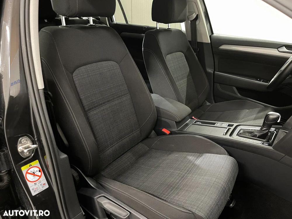 Volkswagen Passat 2.0 TDI SCR DSG Business - 9