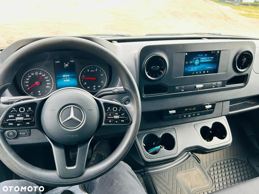 Mercedes-Benz Sprinter - 19