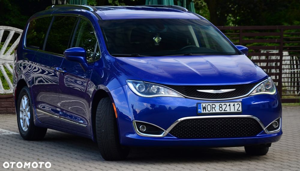 Chrysler Pacifica - 7