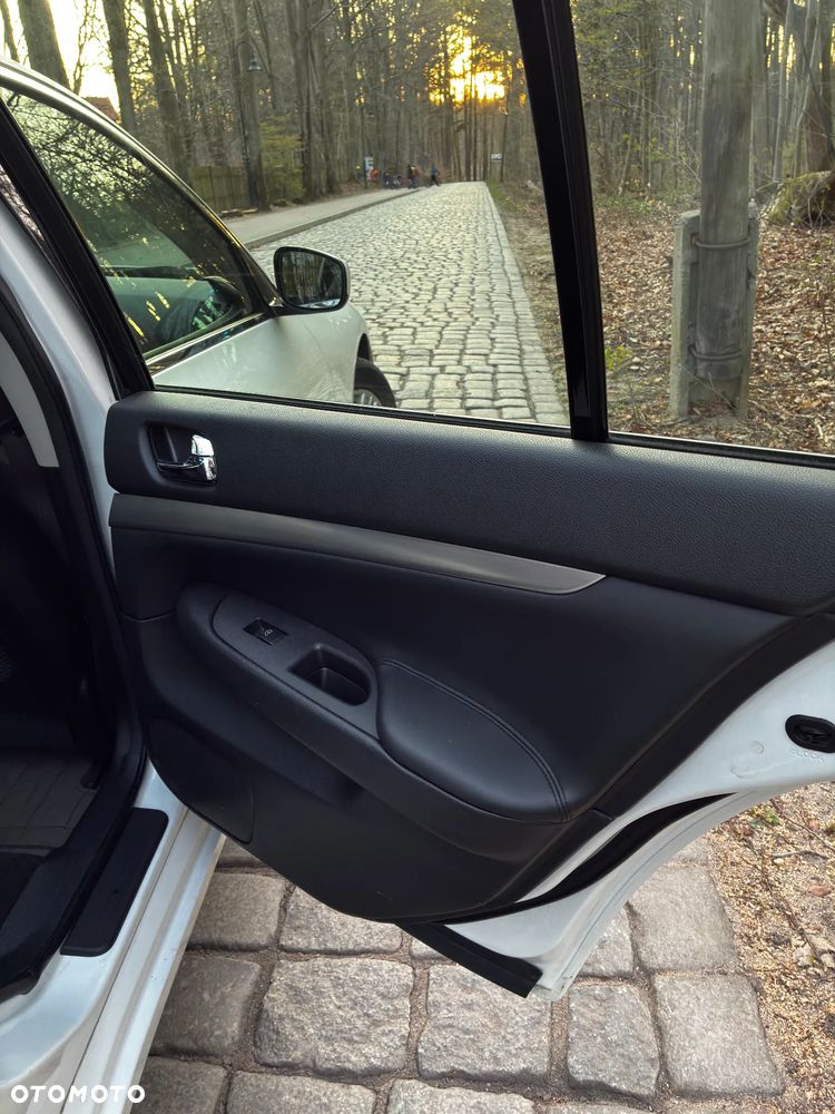 Infiniti G G37 AWD GT - 11