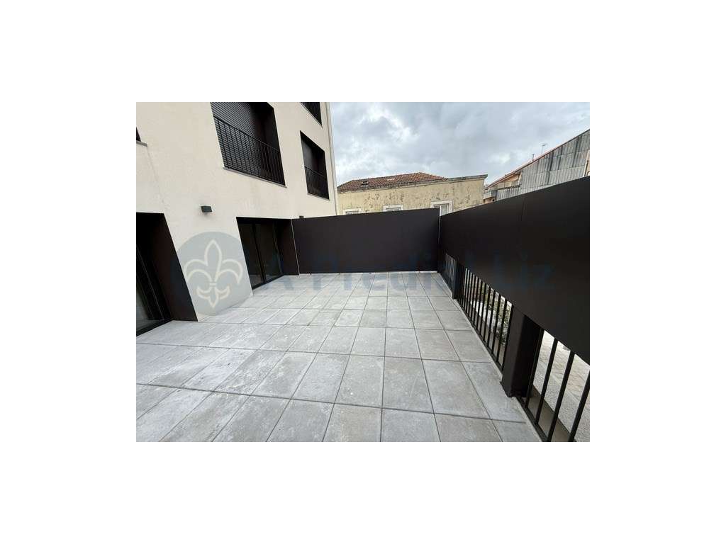 Apartamento T1 c/ terraço - junto à Rotunda da Boavista / Casa da M... - Grande imagem: 2/19
