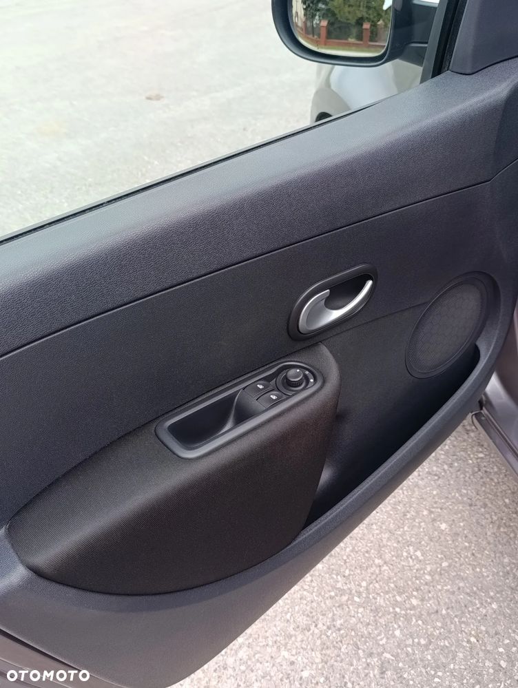 Renault Clio 1.2 16V Tech Run - 11