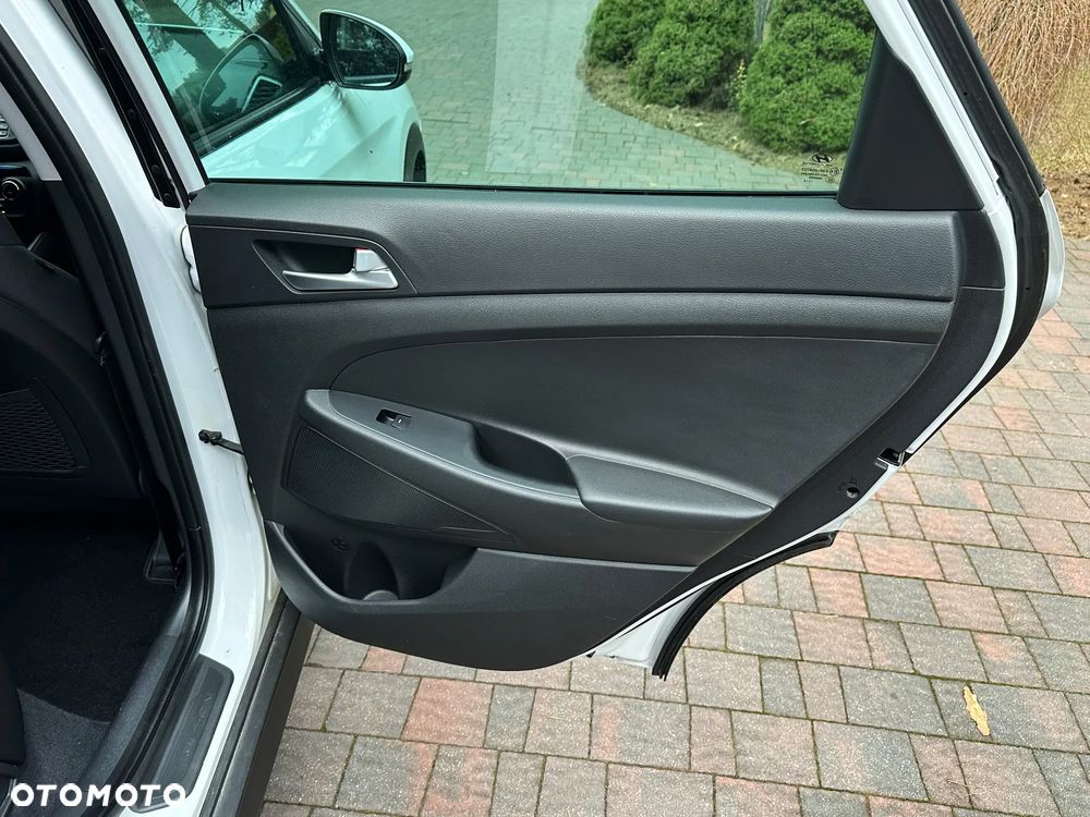 Hyundai Tucson blue 1.7 CRDi 2WD Advantage - 25