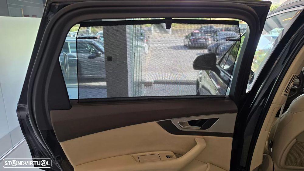 Audi Q7 3.0 TDI quattro S-line Tiptronic 7L - 56