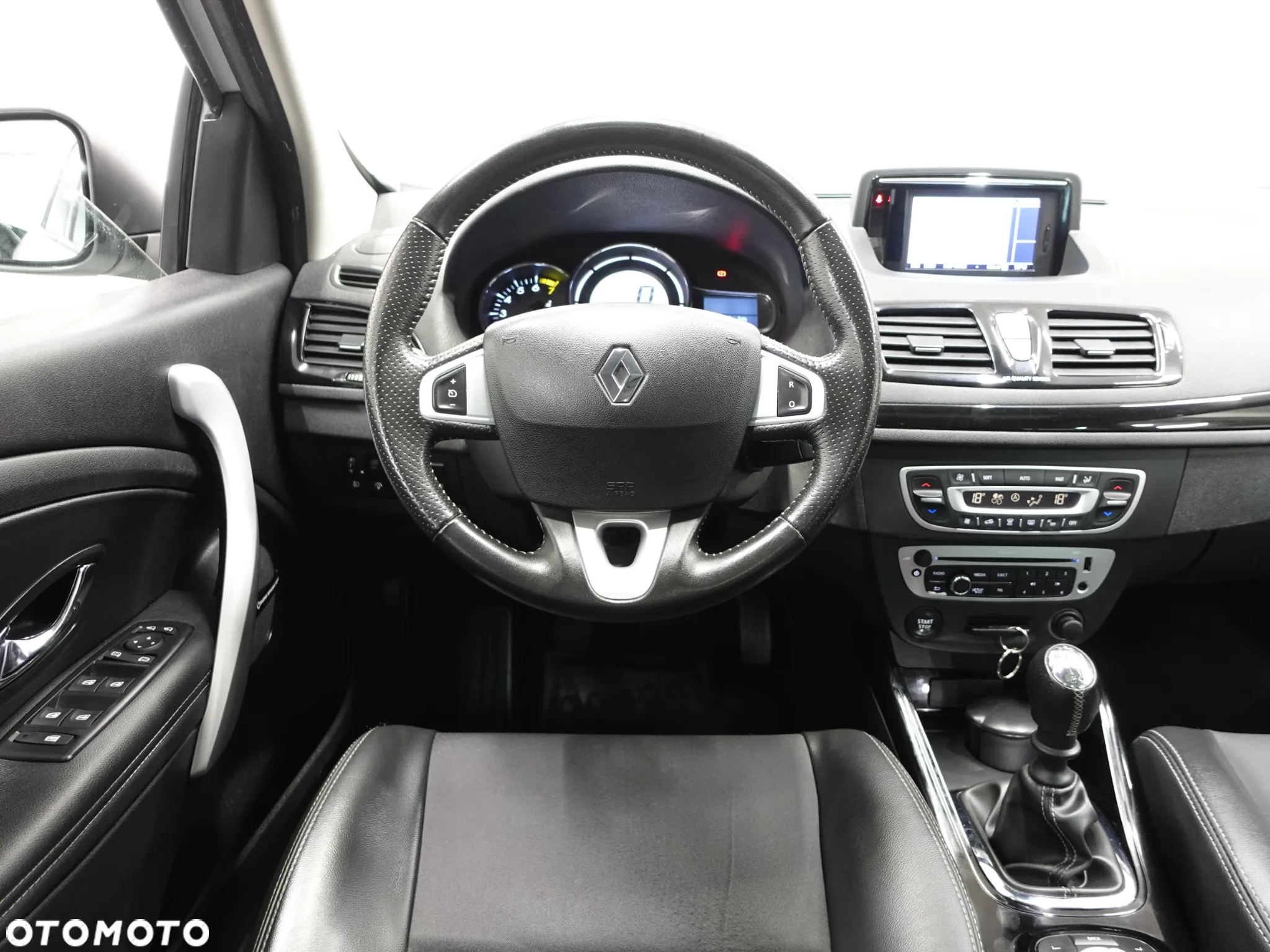Renault Megane Grandtour ENERGY TCe 115 Start & Stop Bose Edition - 31