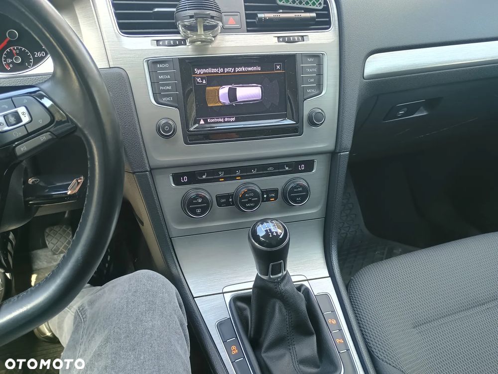 Volkswagen Golf 1.6 TDI BlueMotion Comfortline - 14