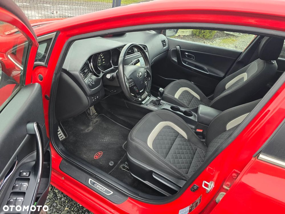 Kia Ceed 1.6 CRDi GT Line - 16