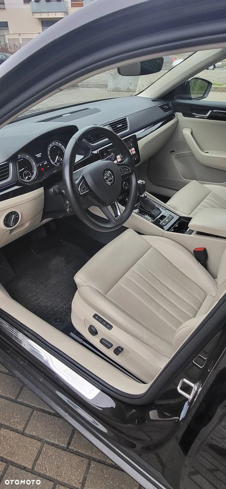 Skoda Superb 2.0 TDI L&K DSG - 13