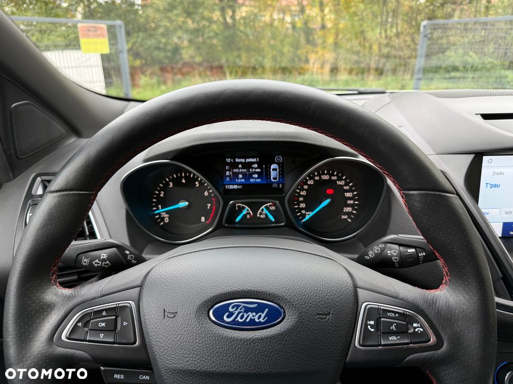 Ford Kuga 1.5 EcoBoost 2x4 ST-Line - 24