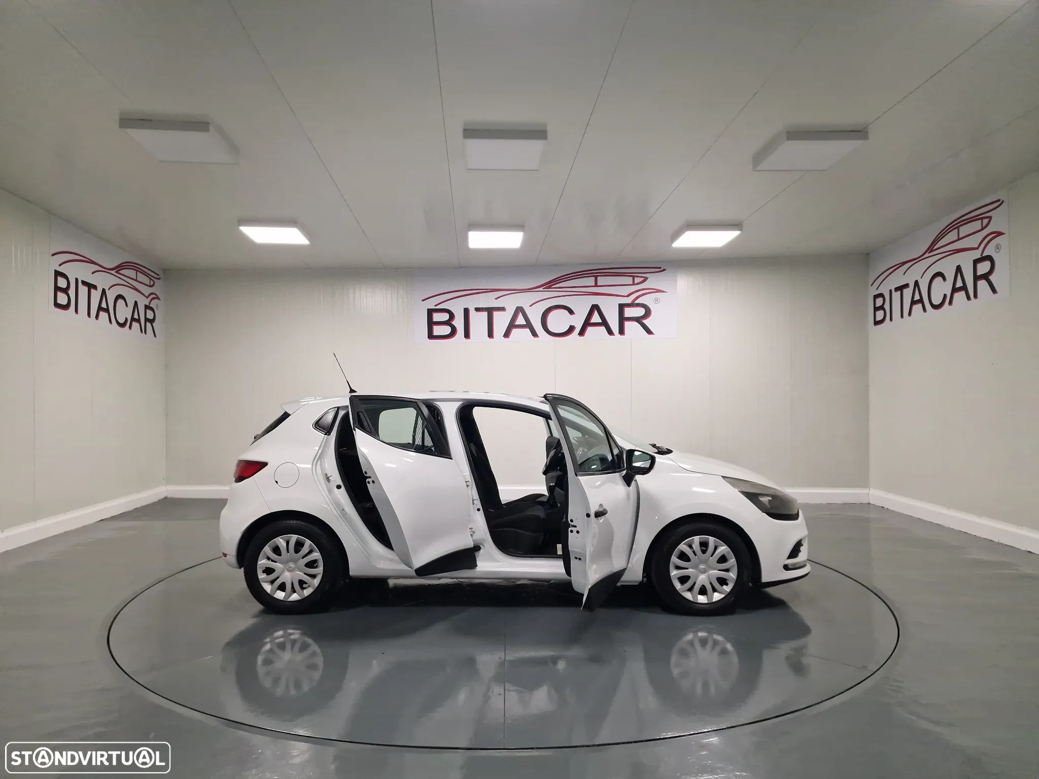 Renault CLIO SOCIETE 1.5 DCI ZEN IVA DEDUTIVEL - 33