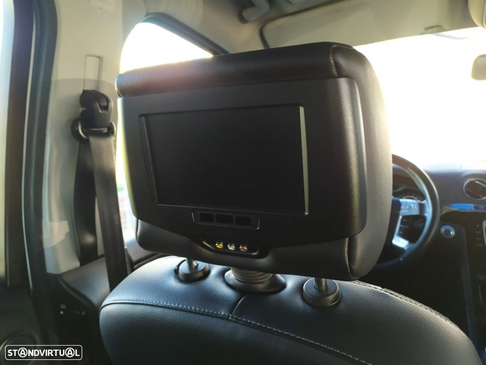 Ford S-Max 2.0 TDCi Titanium 7L 143g - 45