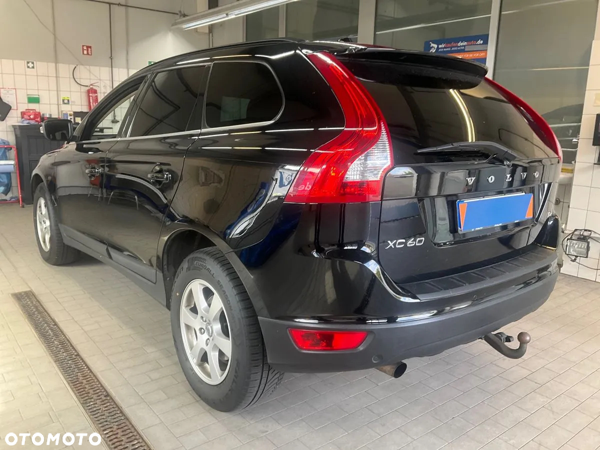 Volvo XC 60 D4 Geartronic Momentum - 4