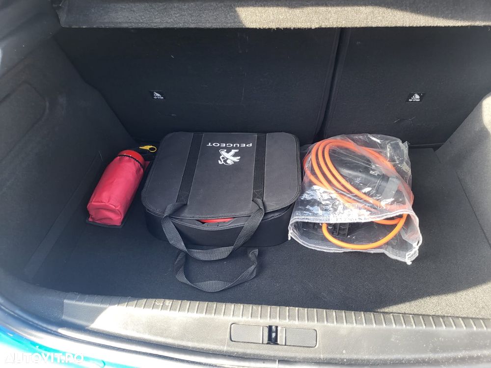 Peugeot 208 e-208 GT Pack - 11