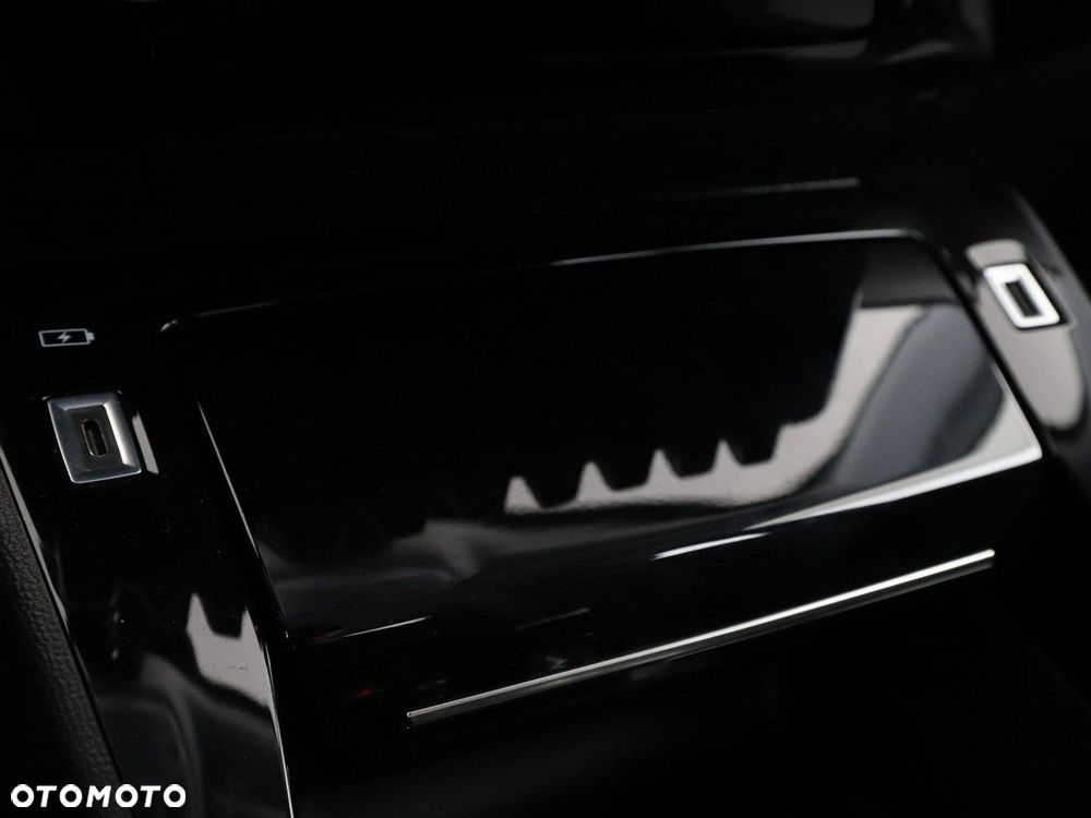 Peugeot 2008 1.5 BlueHDi Allure S&S EAT8 - 29
