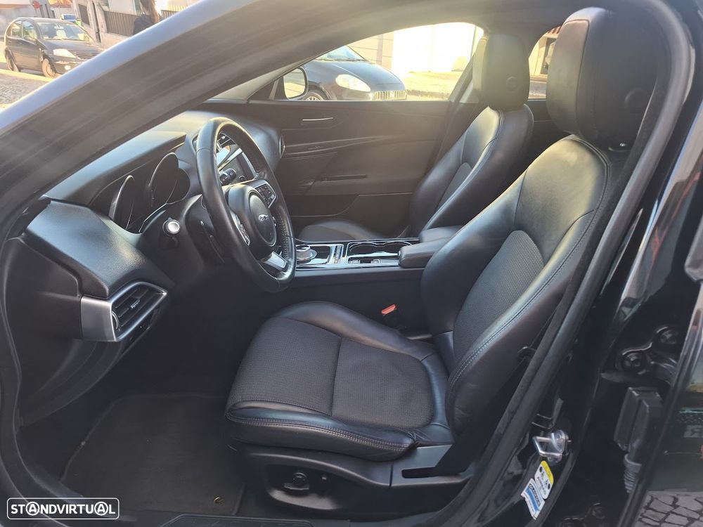 Jaguar XE 2.0 D Prestige Aut. - 28