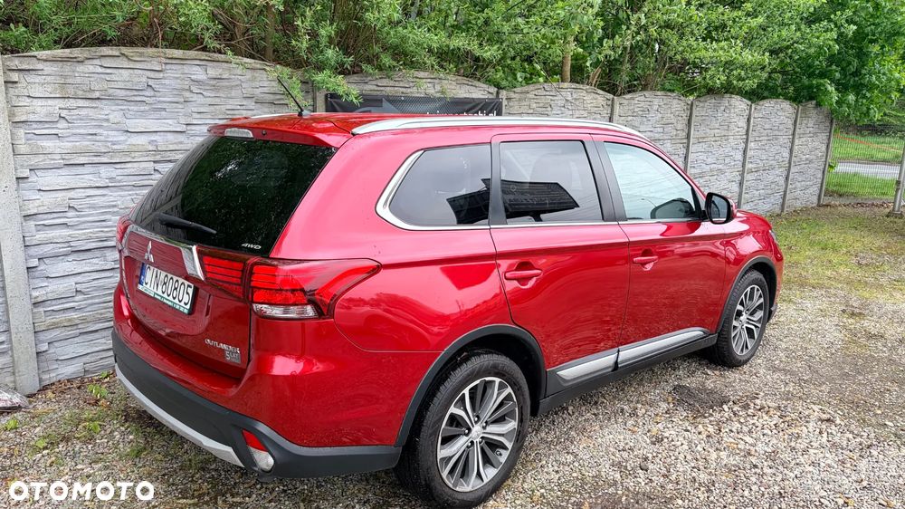 Mitsubishi Outlander 2.0 Intense + Navi 4WD CVT - 10