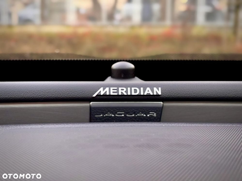 Jaguar XE 2.0 D Prestige - 18