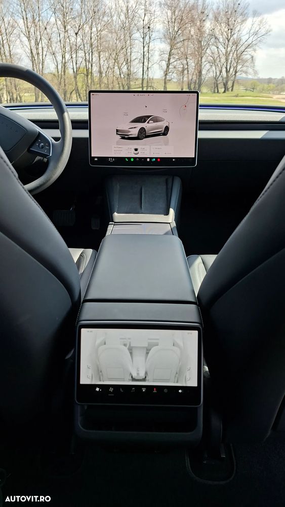 Tesla Model 3 - 11