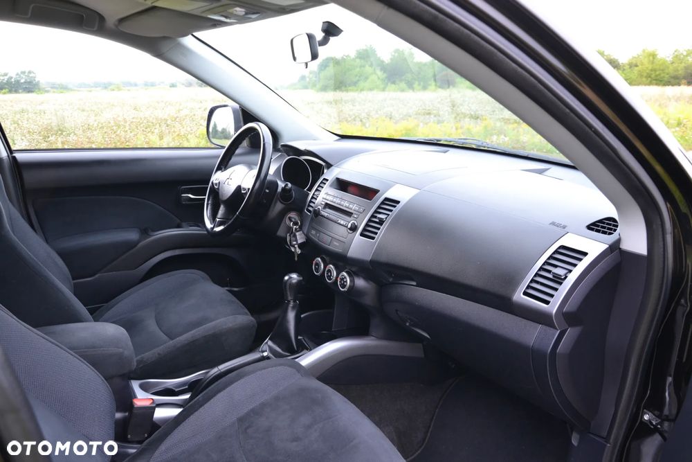 Mitsubishi Outlander 2.4 2WD Plus - 11