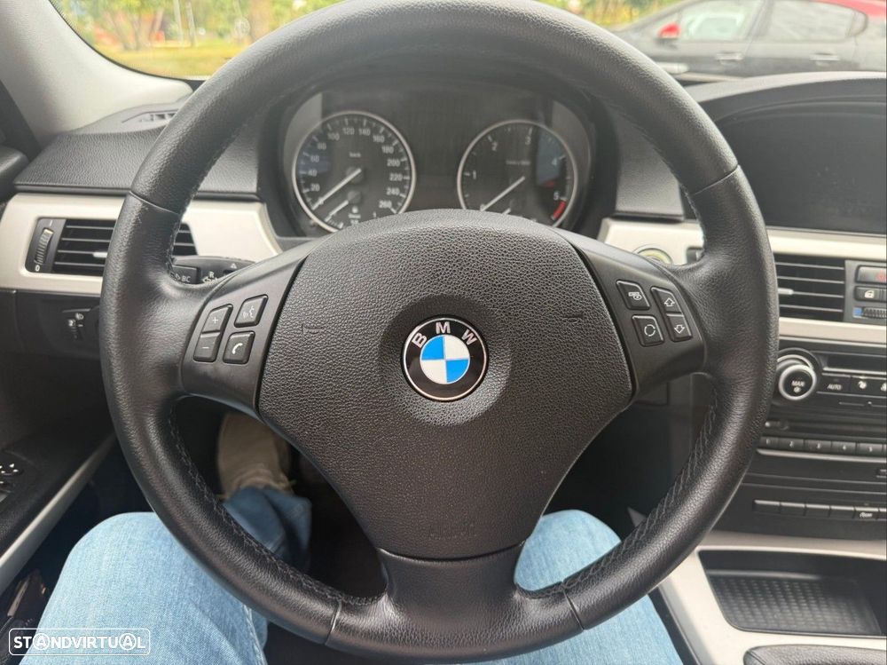 BMW 318 d Navigation - 11