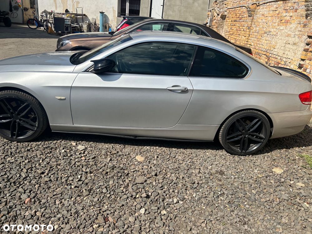 BMW Seria 3 325i - 13