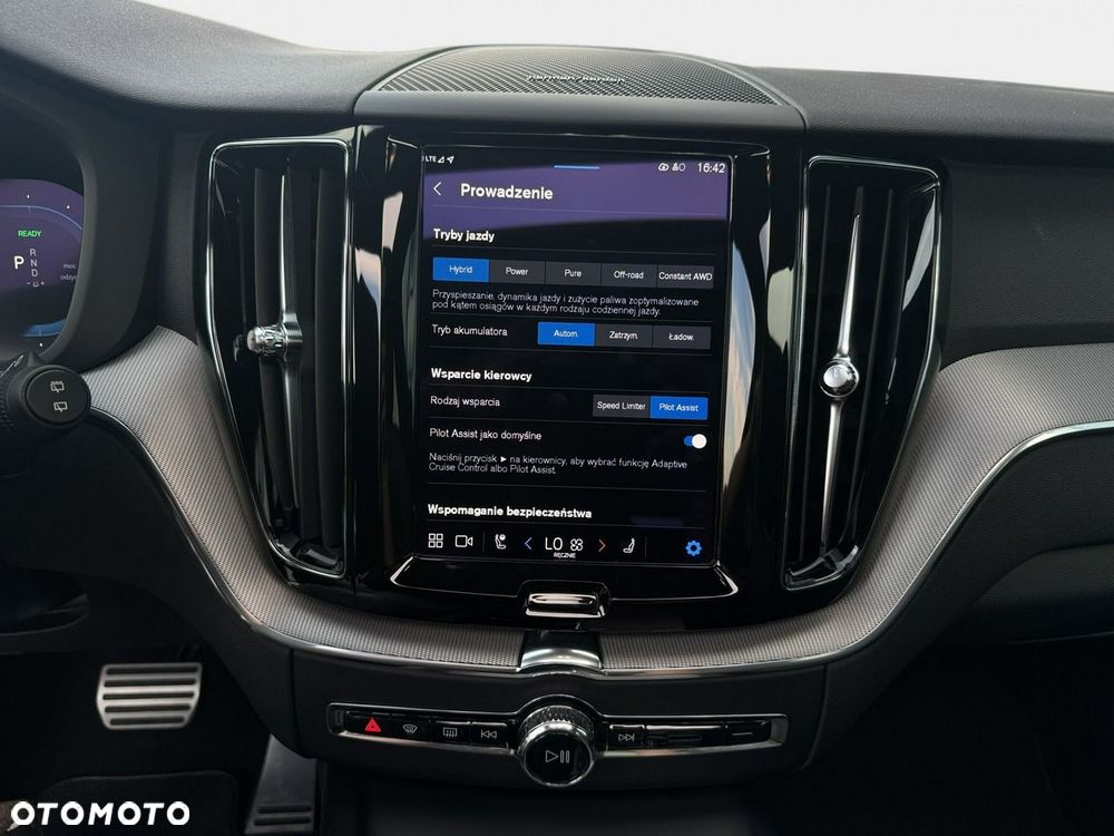 Volvo XC 60 T8 Plug-In Hybrid AWD Plus Dark - 21