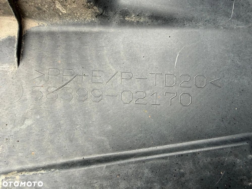 TOYOTA COROLLA E21 KOMBI 19- OSŁONA PODWOZIA PODŁOGA PŁYTA 581166-02170 KOMPLET - 8