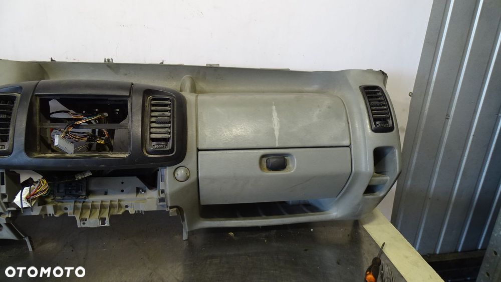 DESKA ROZDZIELCZA RENAULT TRAFIC II 1.9DCI - 6