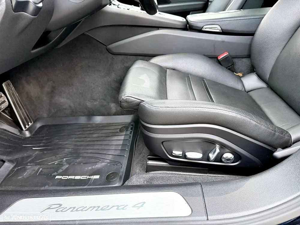 Porsche Panamera 4 E-Hybrid - 23