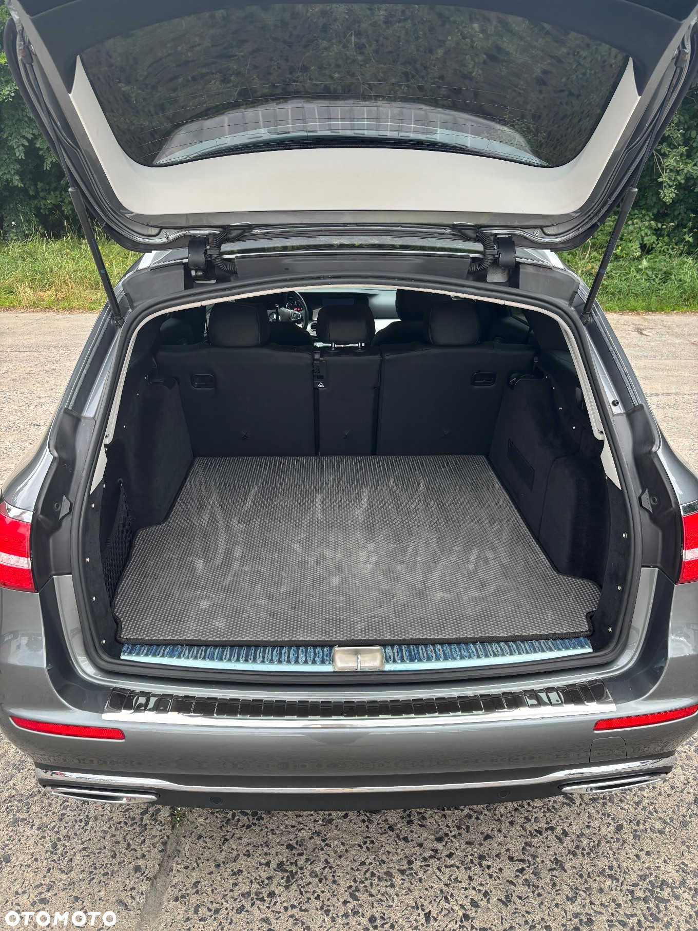Mercedes-Benz Klasa E 220 d 4Matic T 9G-TRONIC Avantgarde - 22