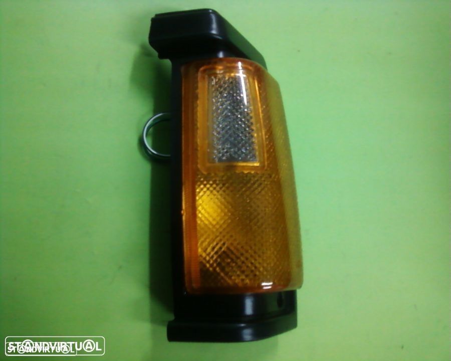 farolim pisca frente direito e esquerdo Nissan D21 1986-1992(NOVO) - 1