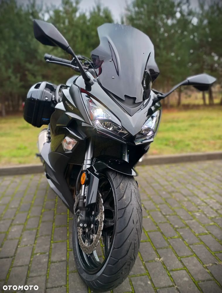 Kawasaki Ninja 1000 SX - 4