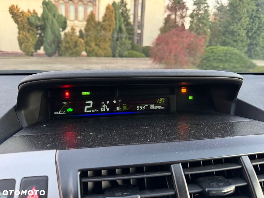 Toyota Prius+ (Hybrid) - 14