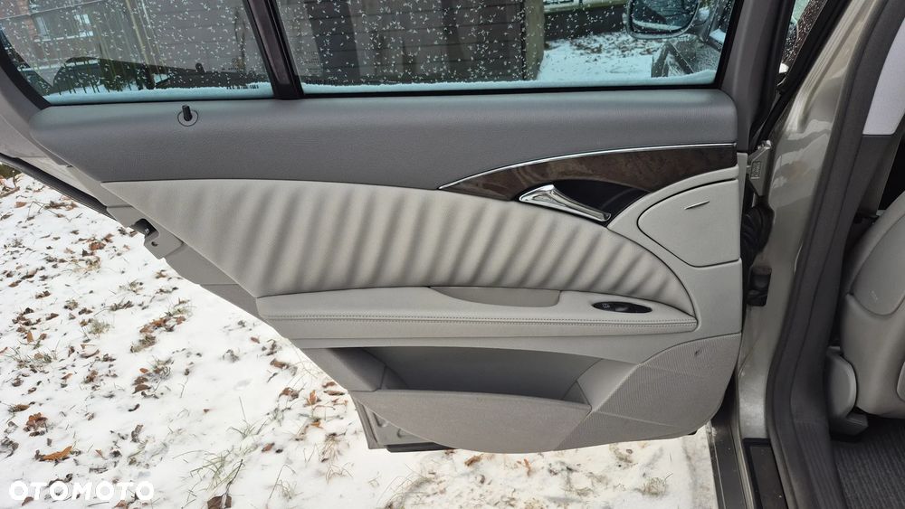 Mercedes-Benz Klasa E - 29