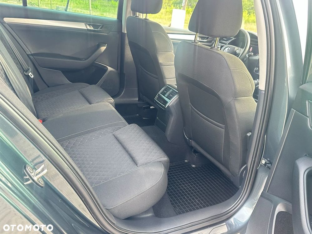 Skoda Superb 2.0 TDI DSG Ambition - 19