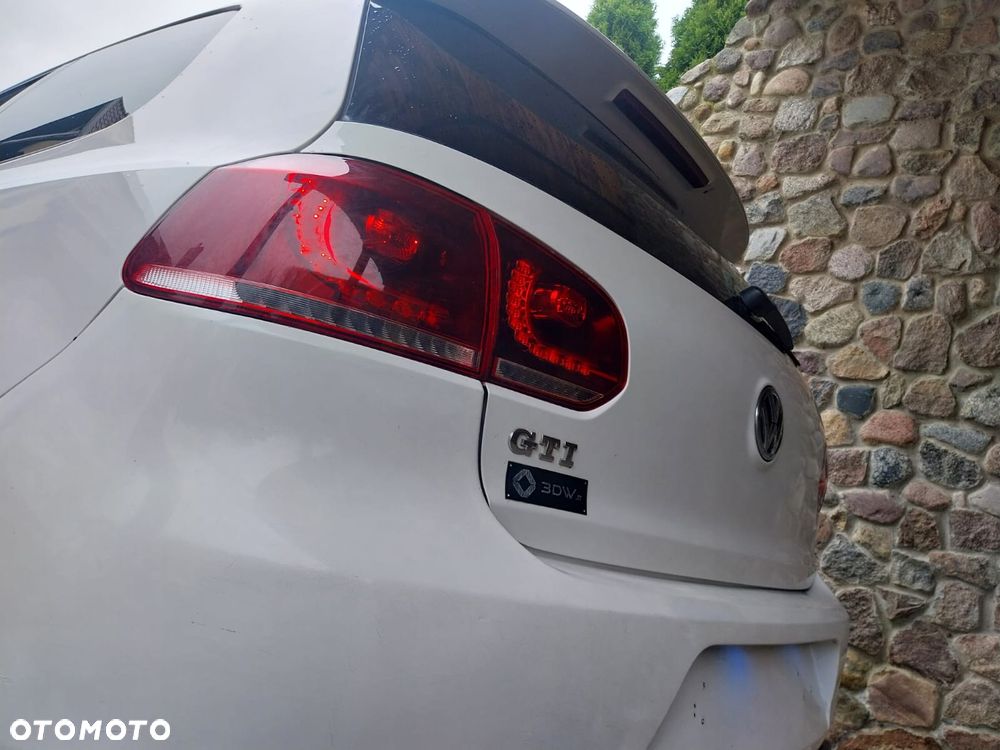 Volkswagen Golf - 16