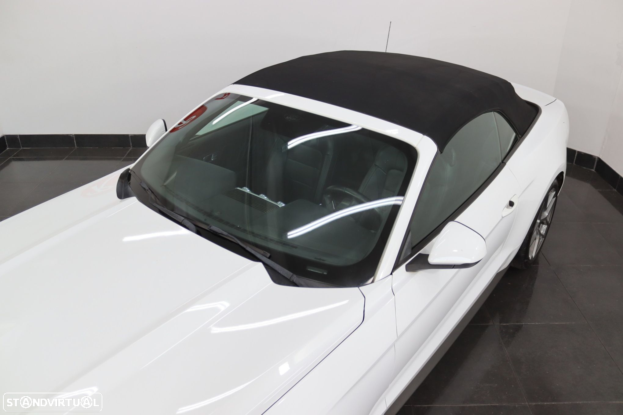 Ford Mustang - 4